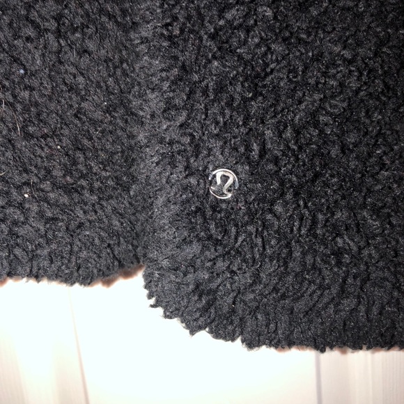 LULULEMON Sherpa cozy black pullover - Picture 6 of 8